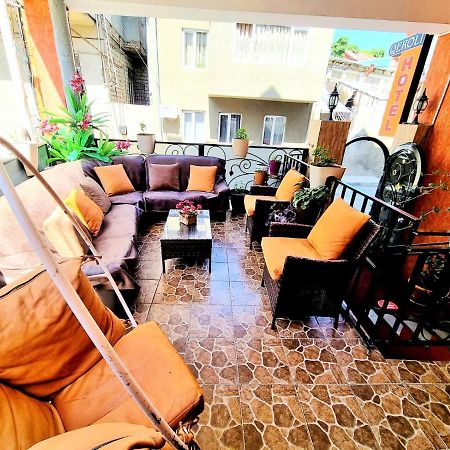 Qeroli Old Town Hotel Tbilisi Bagian luar foto