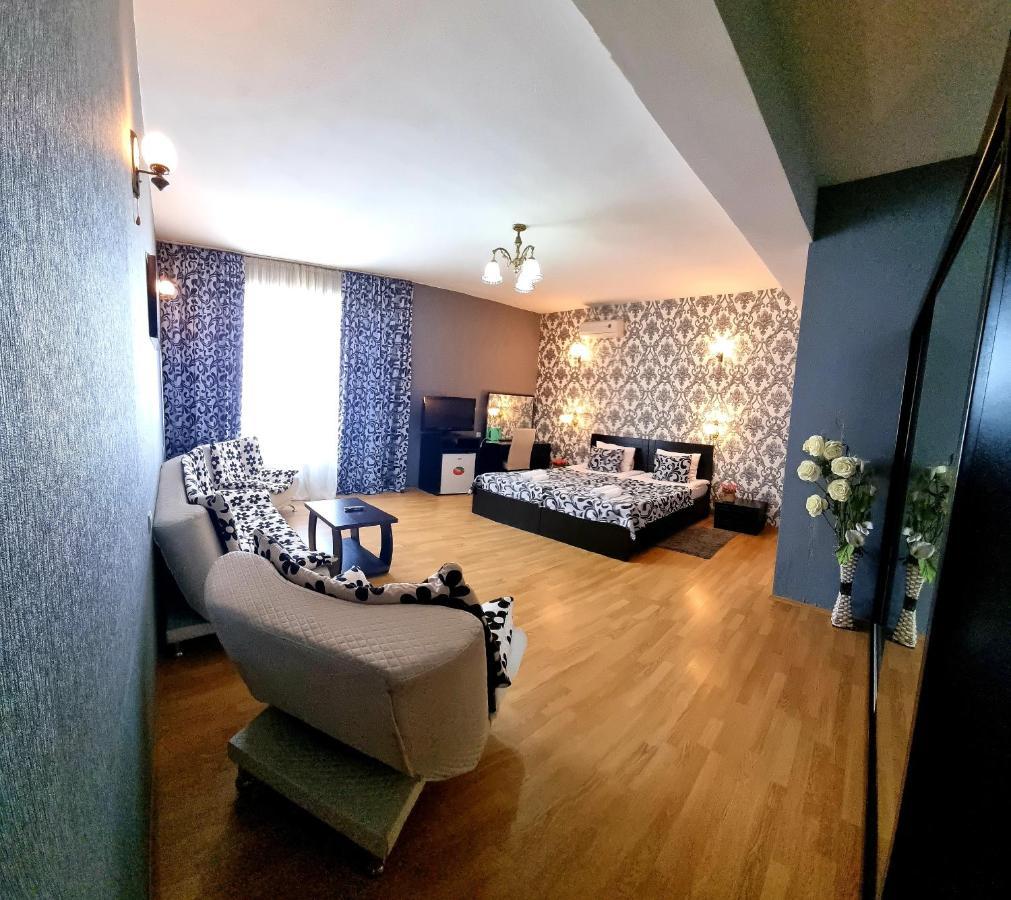 Qeroli Old Town Hotel Tbilisi Bagian luar foto