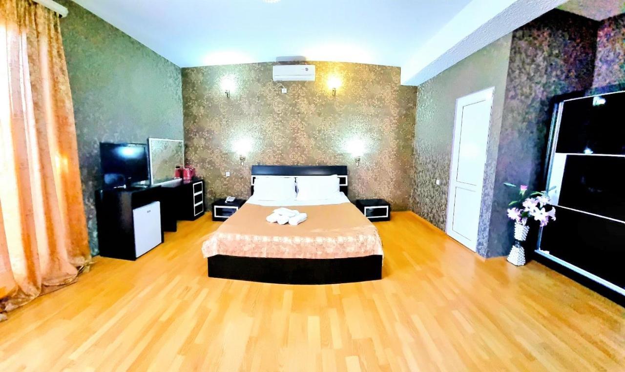 Qeroli Old Town Hotel Tbilisi Bagian luar foto