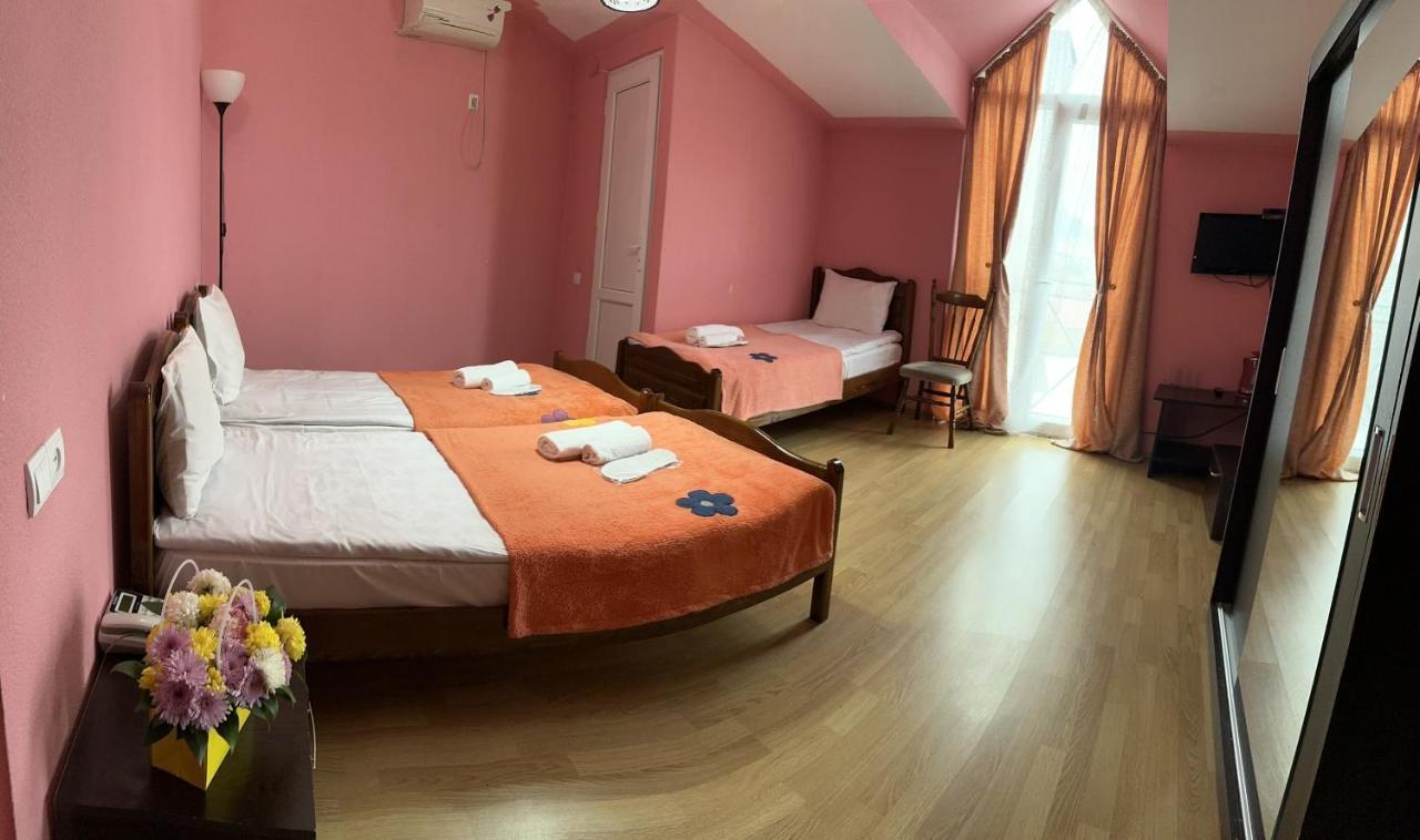Qeroli Old Town Hotel Tbilisi Bagian luar foto