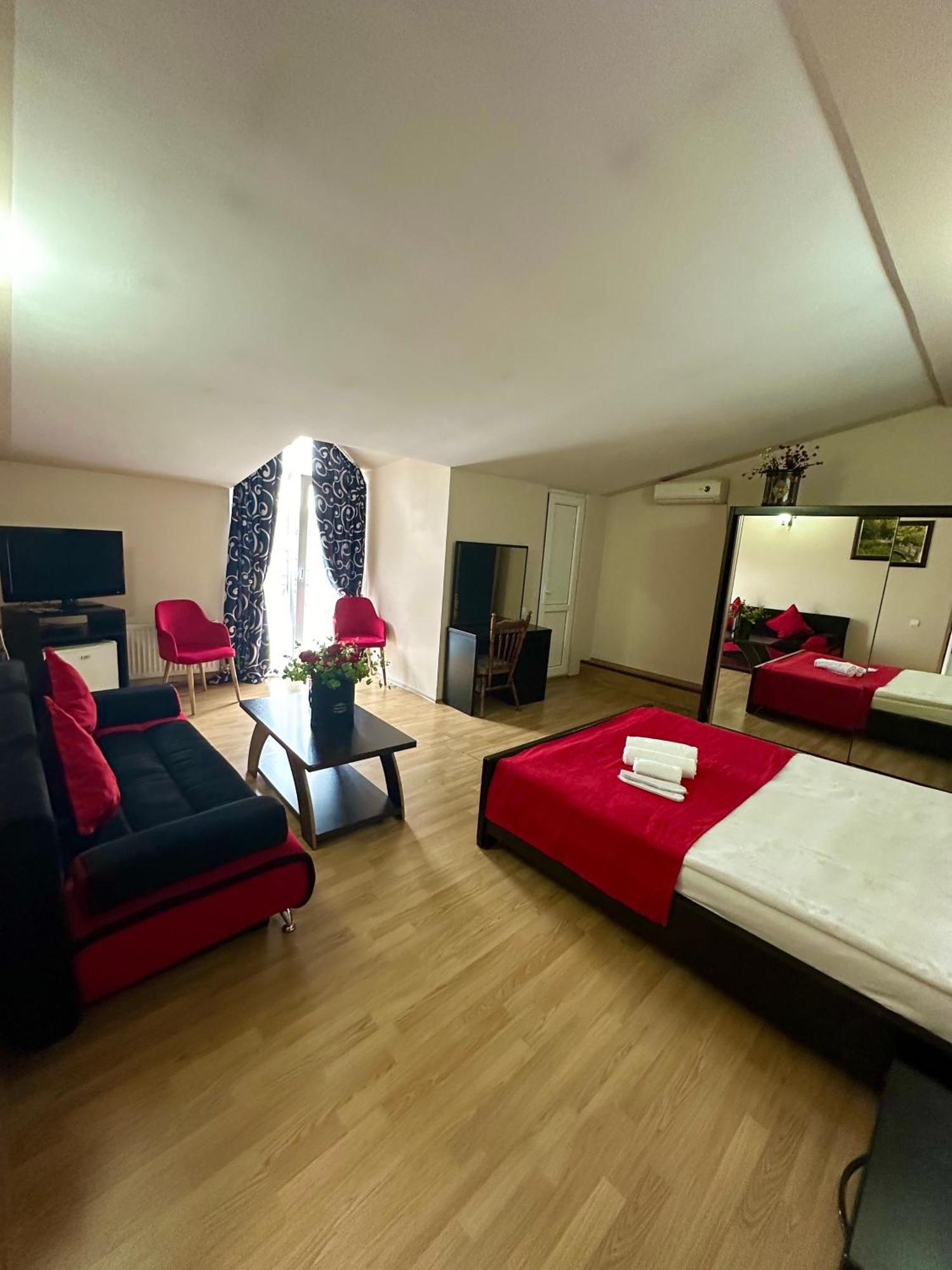Qeroli Old Town Hotel Tbilisi Bagian luar foto