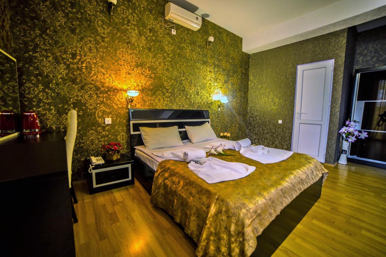 Qeroli Old Town Hotel Tbilisi Bagian luar foto
